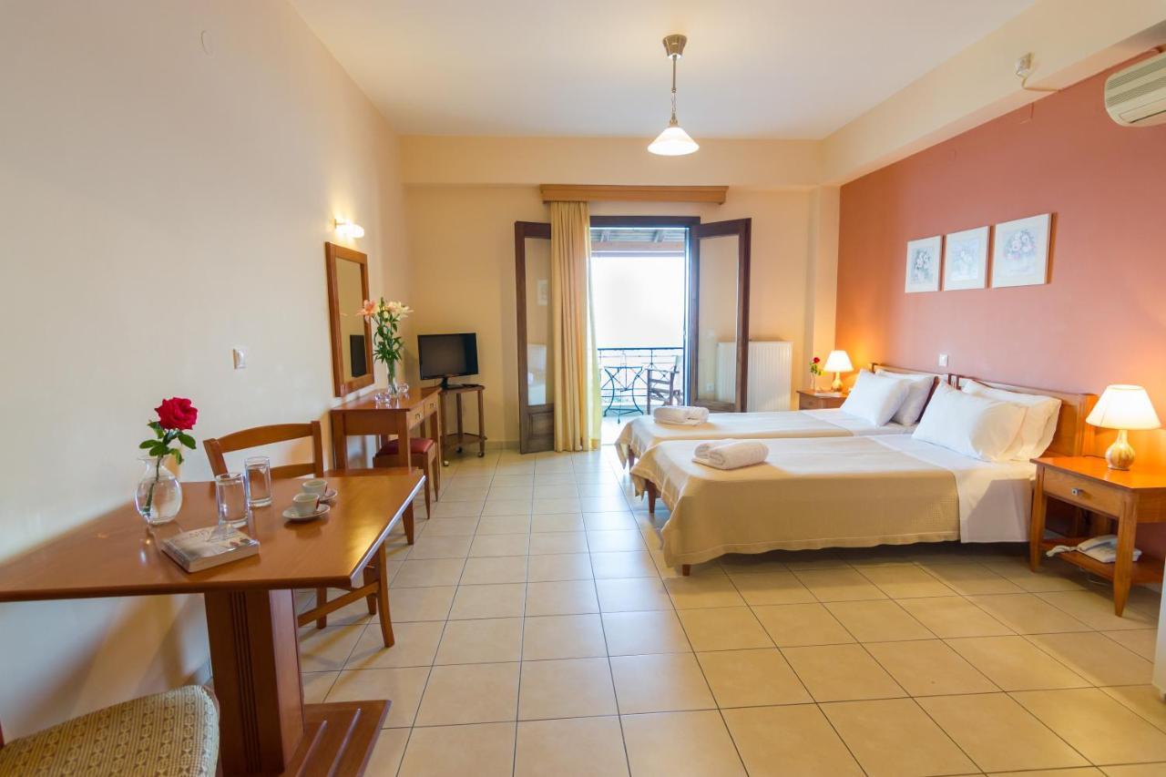 Hotel Polichni Leonídion Esterno foto