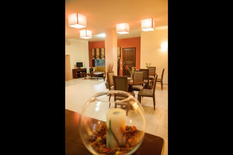 Hotel Polichni Leonídion Esterno foto