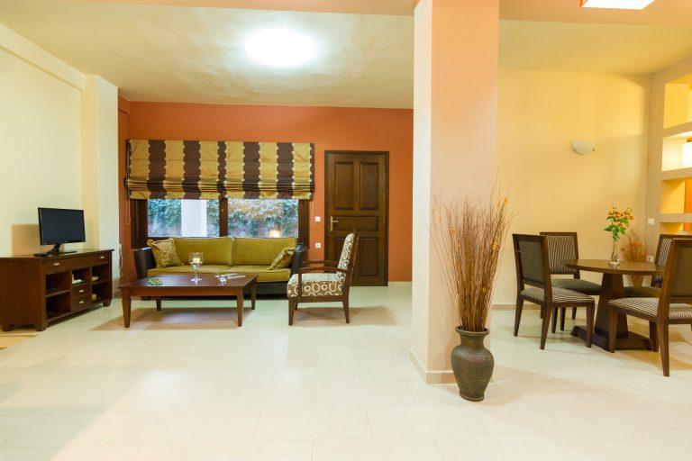 Hotel Polichni Leonídion Esterno foto